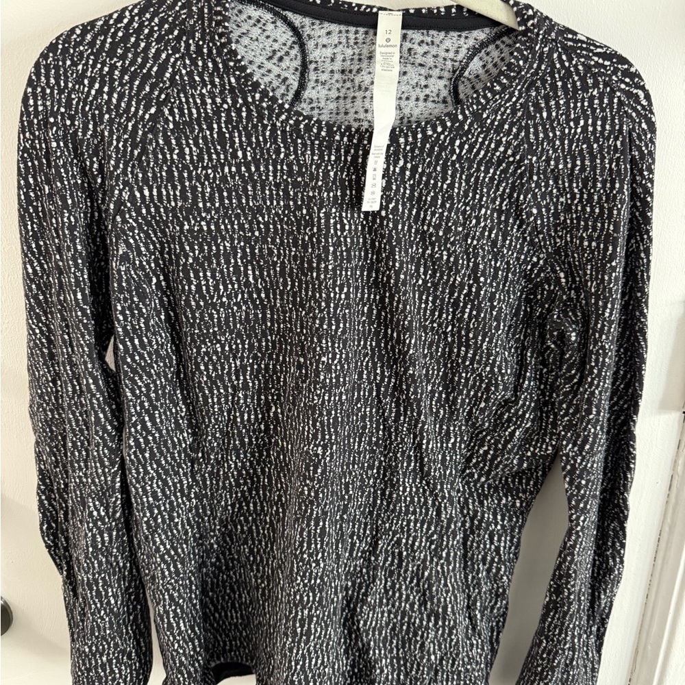 Lululemon Athletica Black and White Textured Top